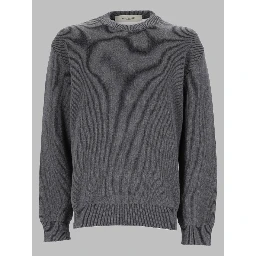 SWEATER WITH WRITING ON THE BACK