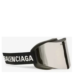 Mirrored ski goggles