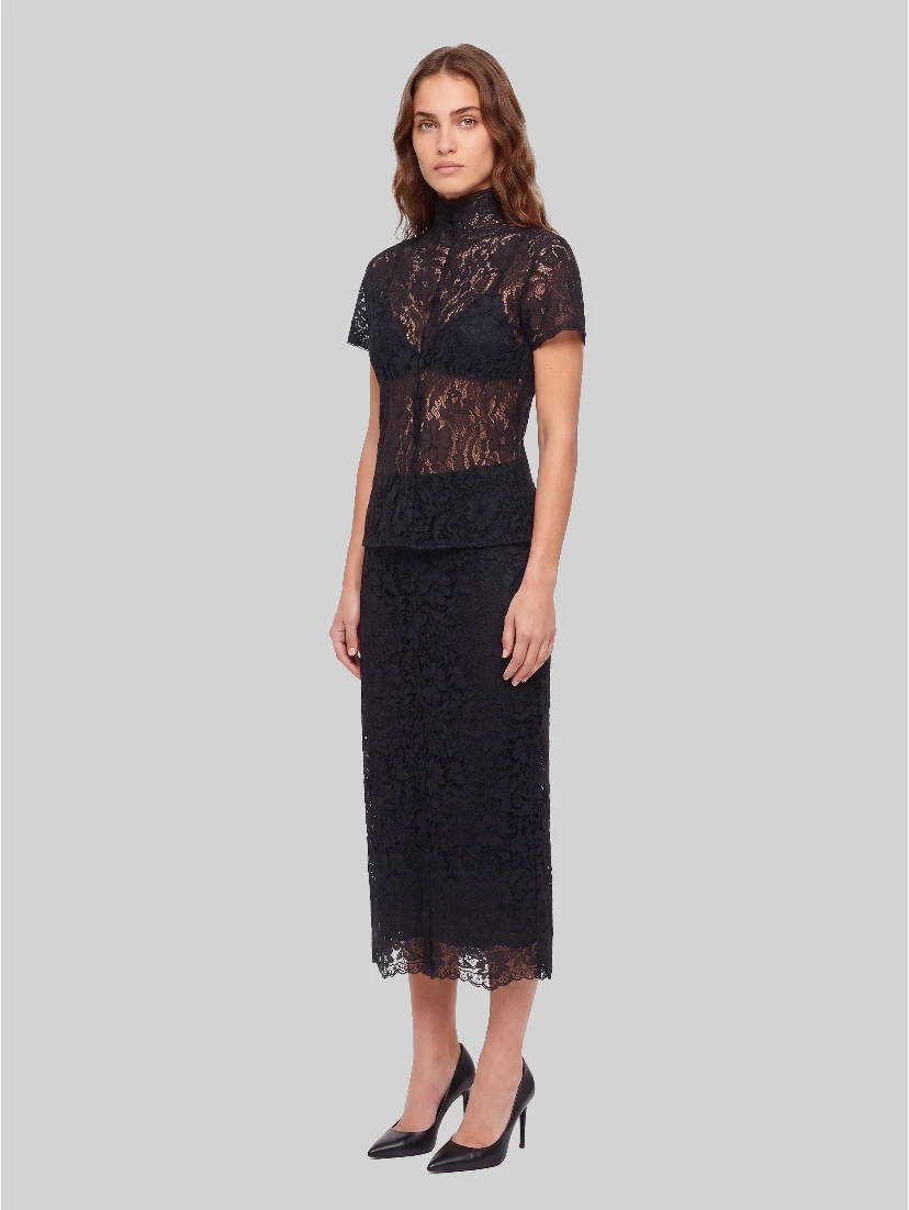 Lace top in black
