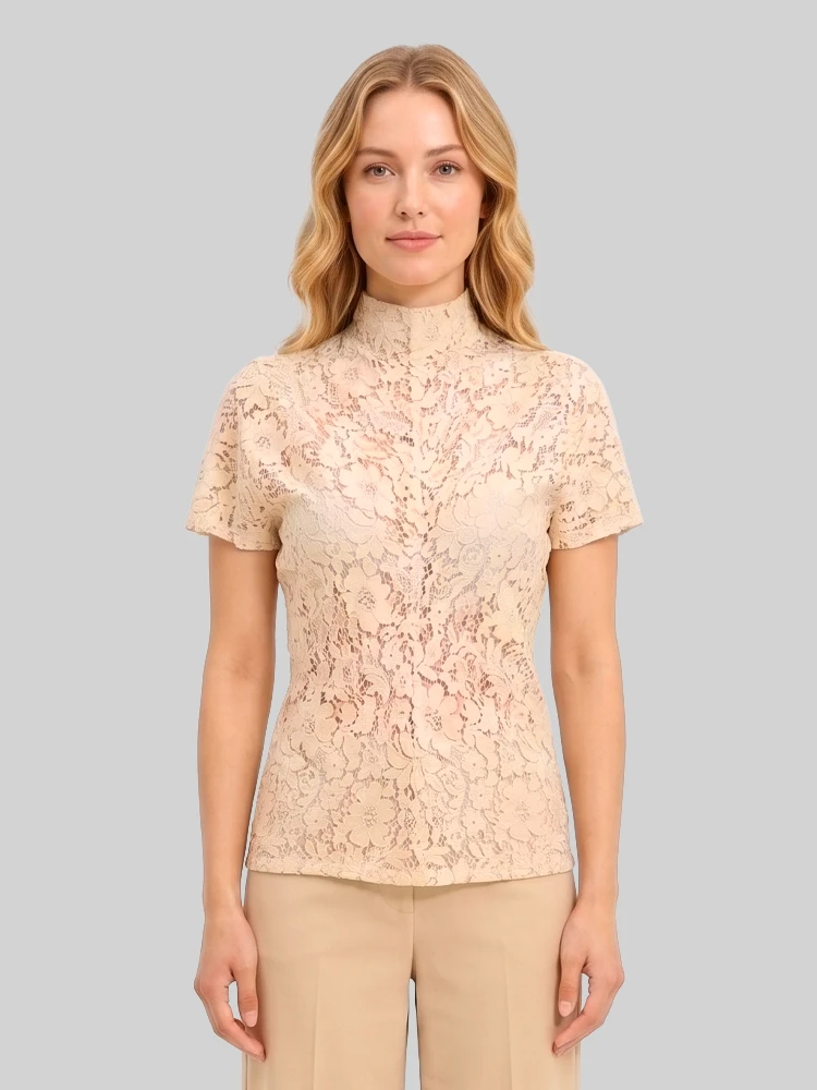 Lace top in white