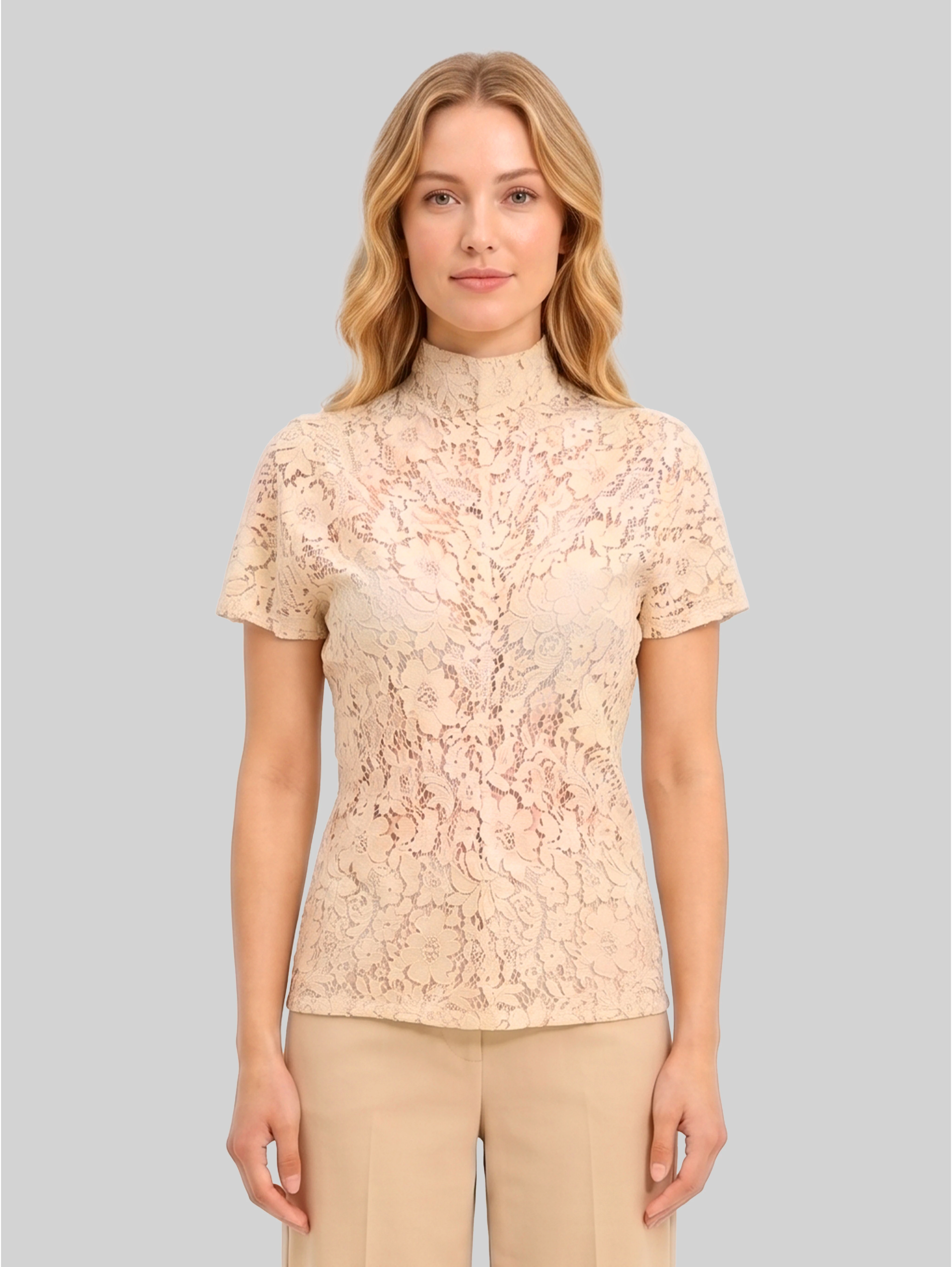 Lace top in white