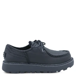 UGG Flat shoes