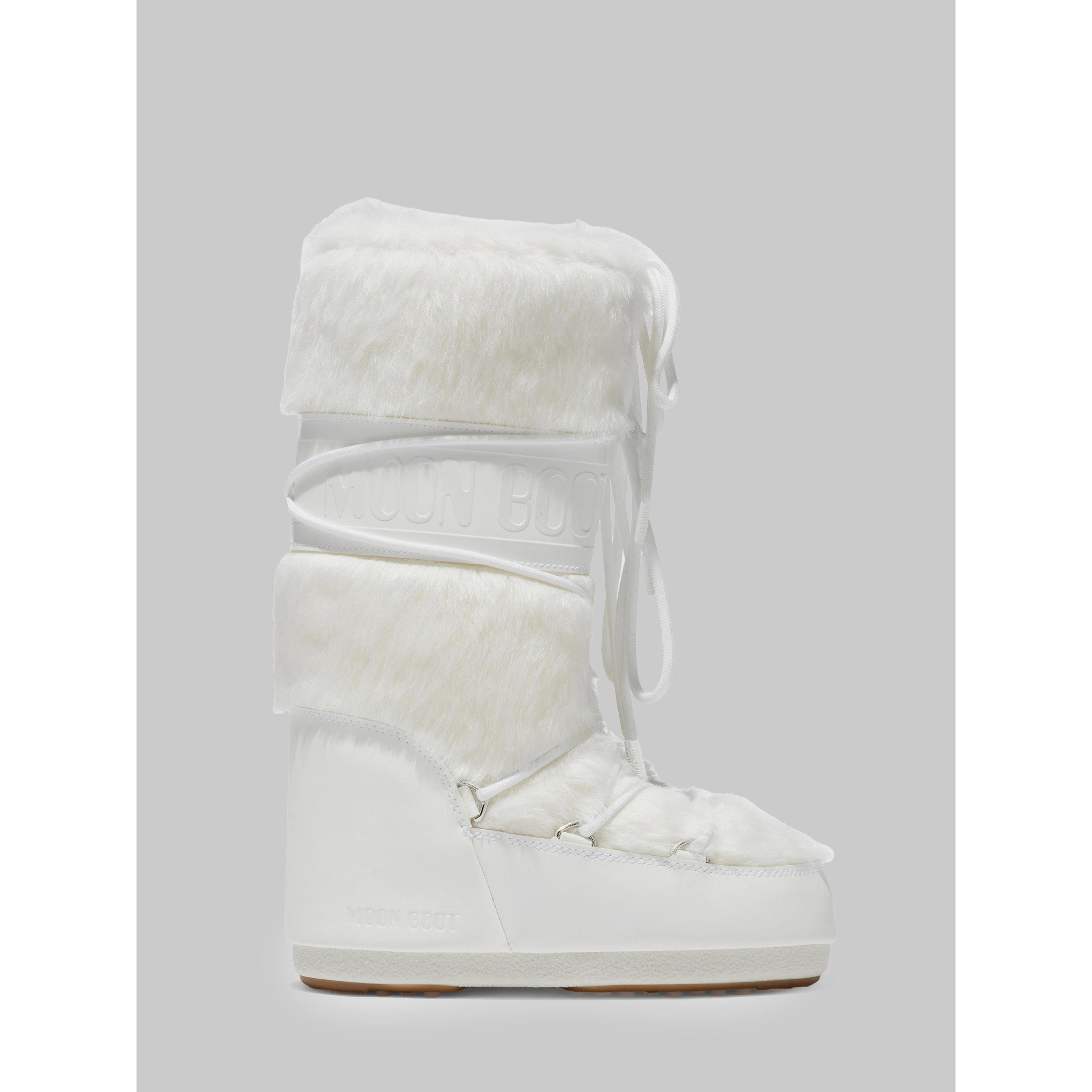 White Icon boot in faux fur.