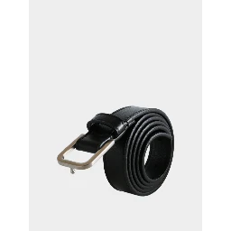 Minimalist thin black belt