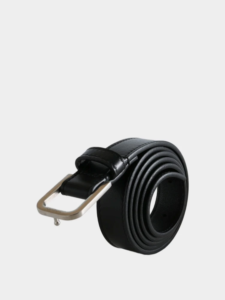 Minimalist thin black belt