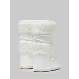 White Icon boot in faux fur.