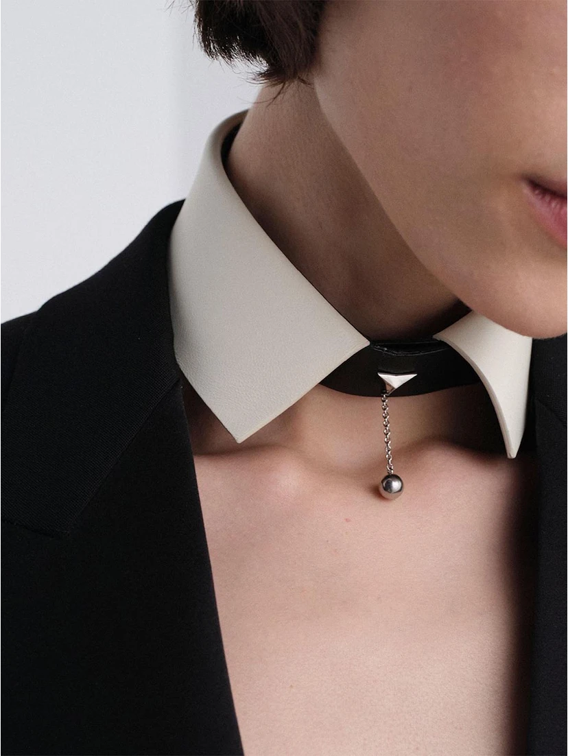 FENDI collar
