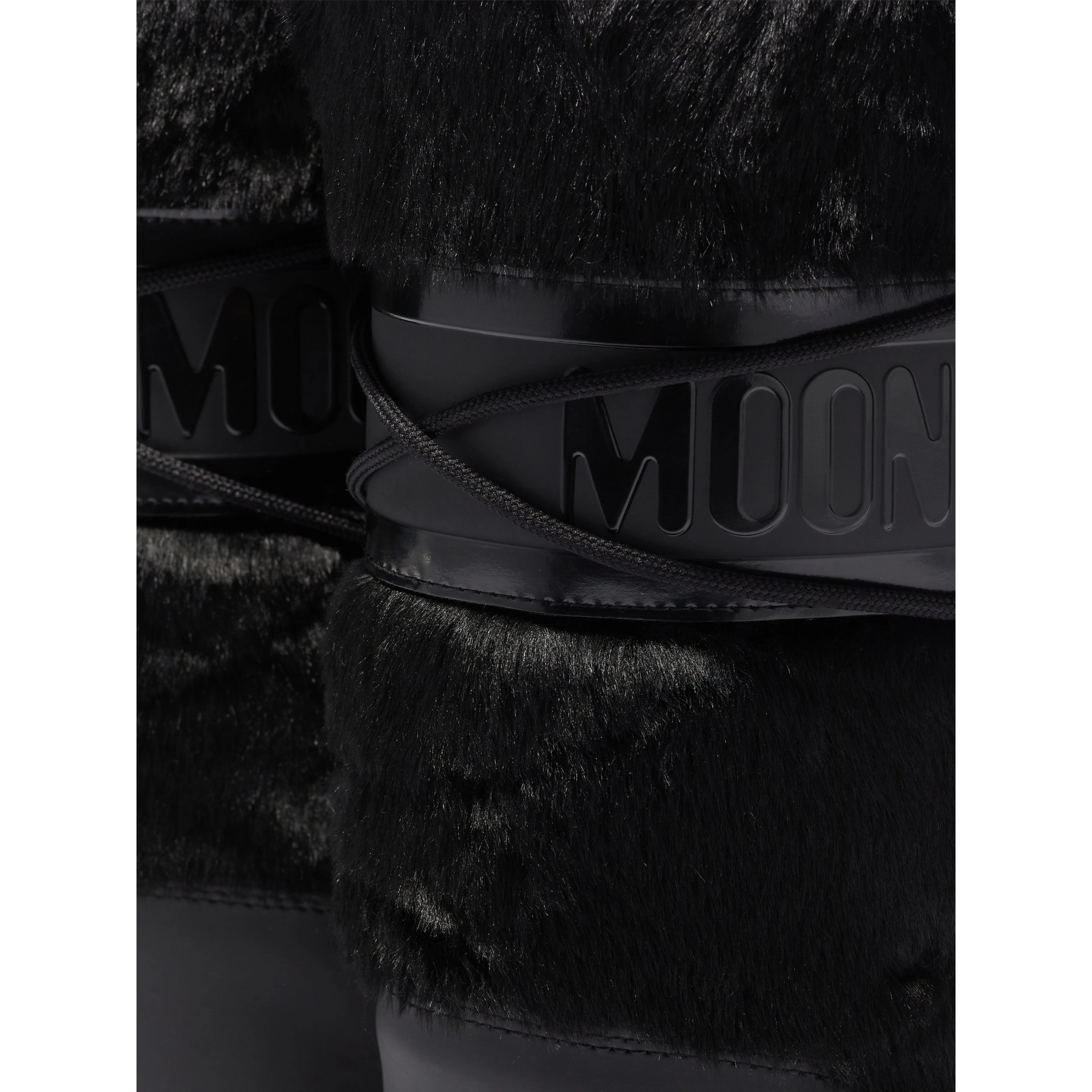 Black Icon boot in faux fur