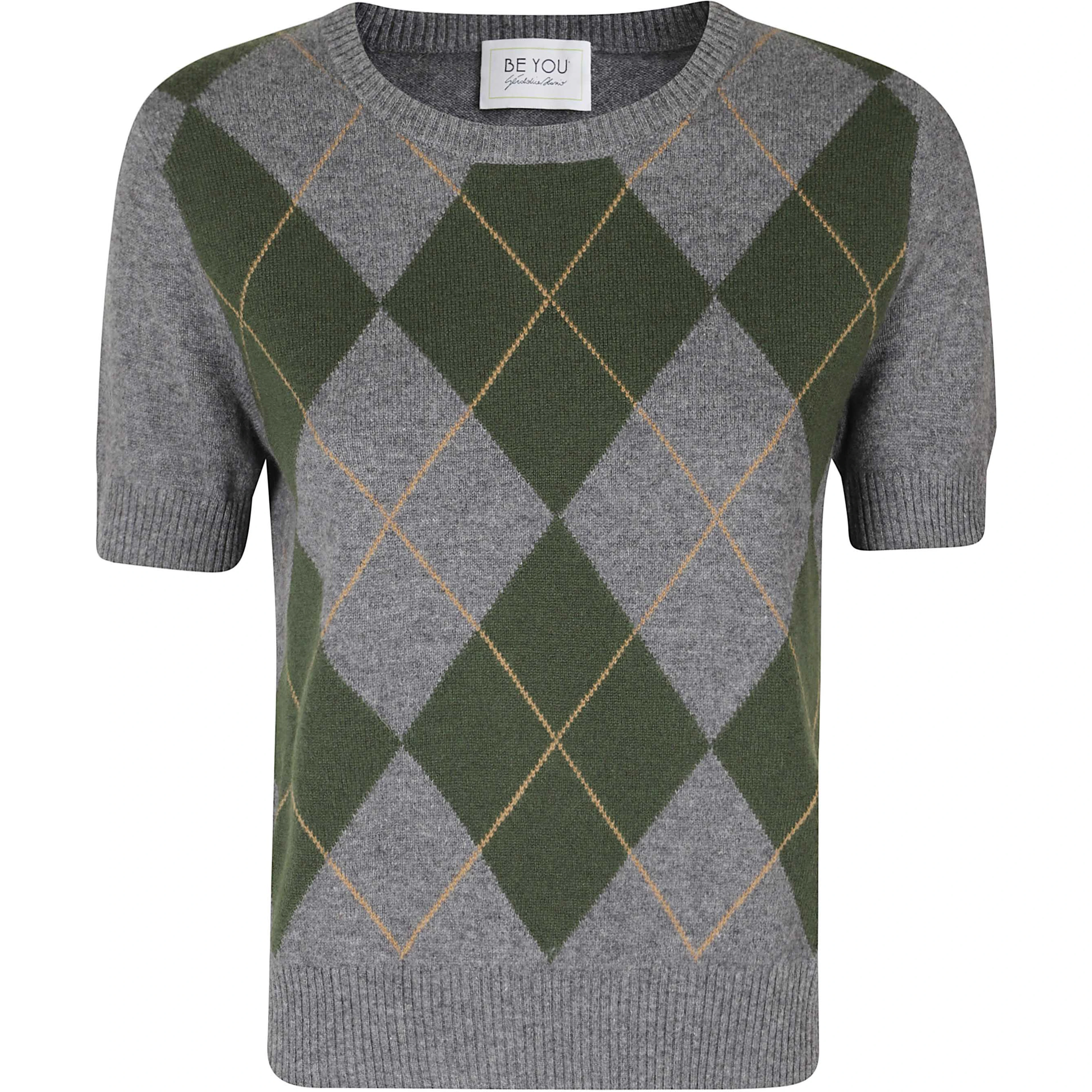 ROUND NECK