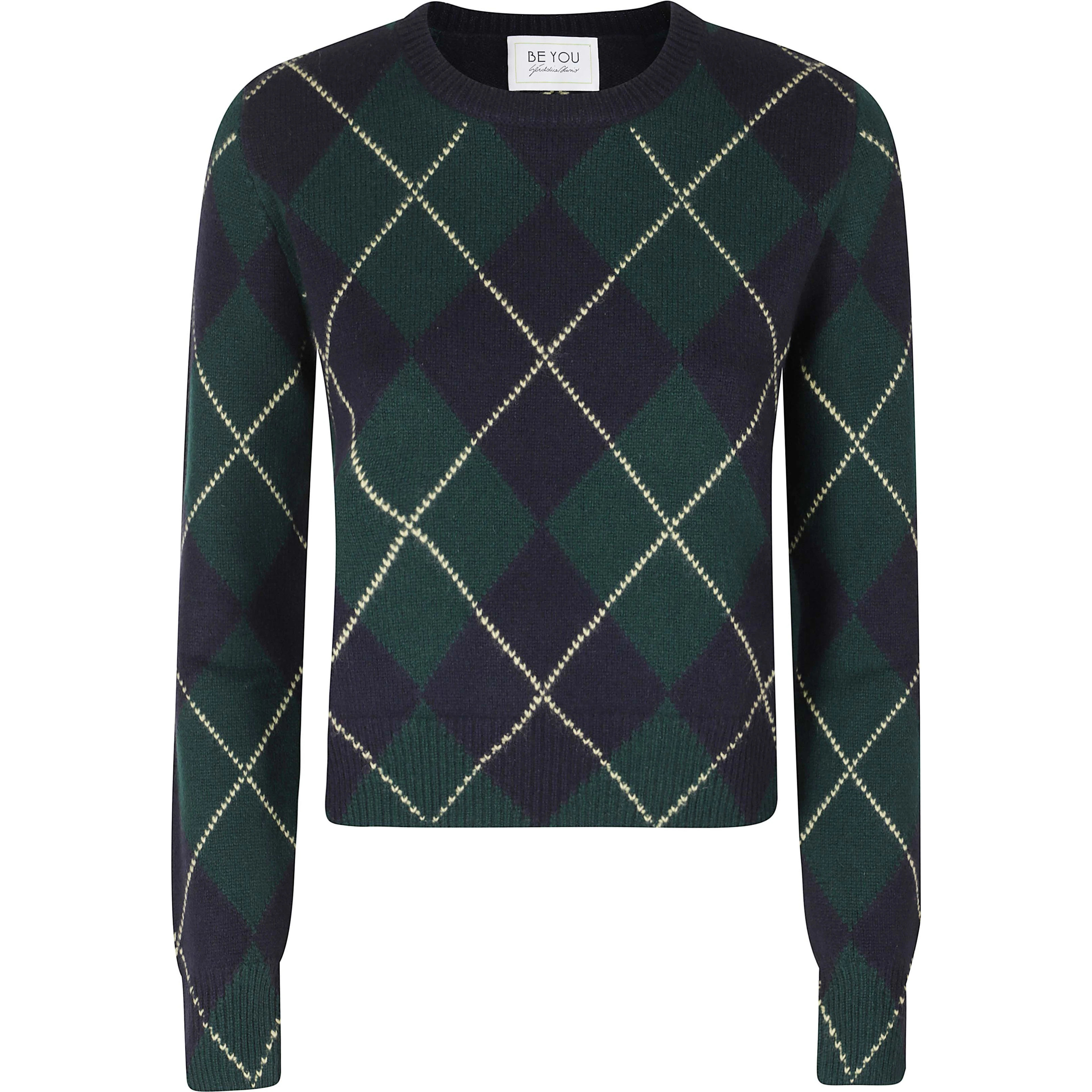 ROUND NECK