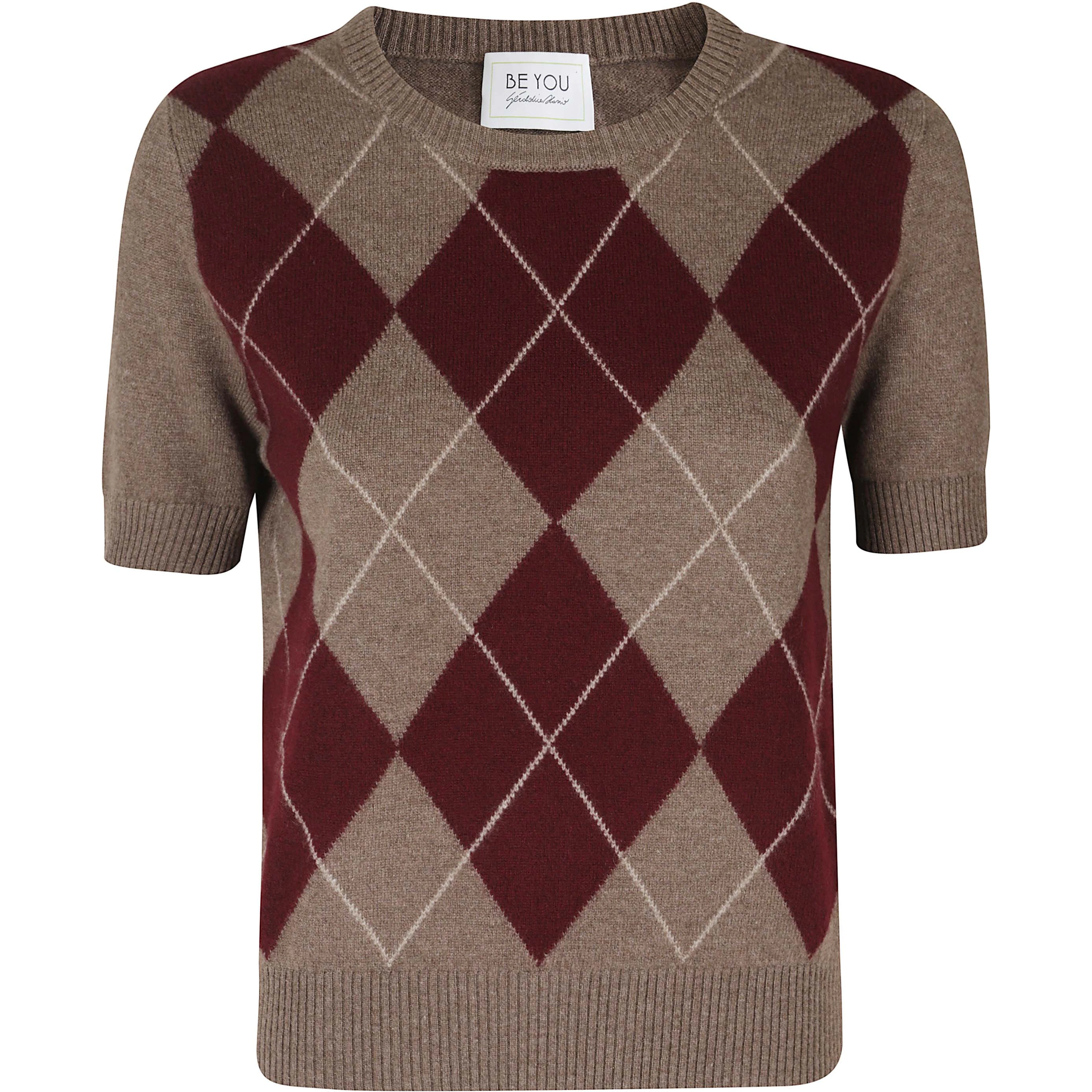 ROUND NECK