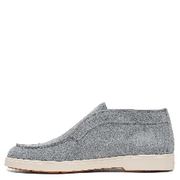 Sneakers & Slip-On