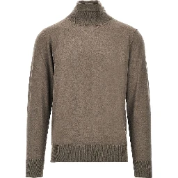 Fine knit turtleneck sweater