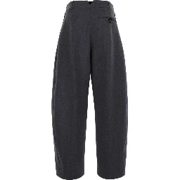 LE PANTALON OVALO is a pair of pants with pockets and front closure in gray for women
