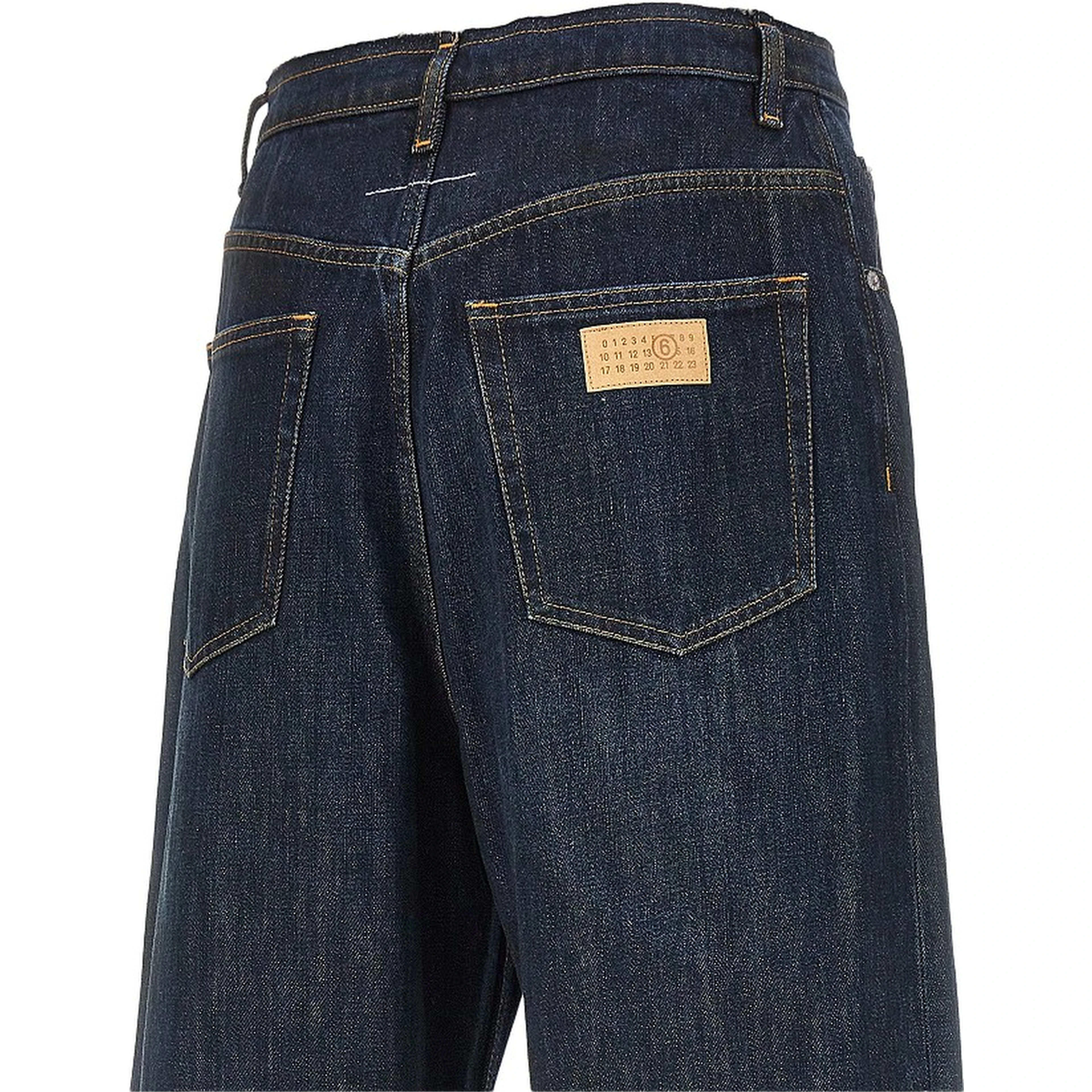 Wide leg jeans with raw-cut waistline