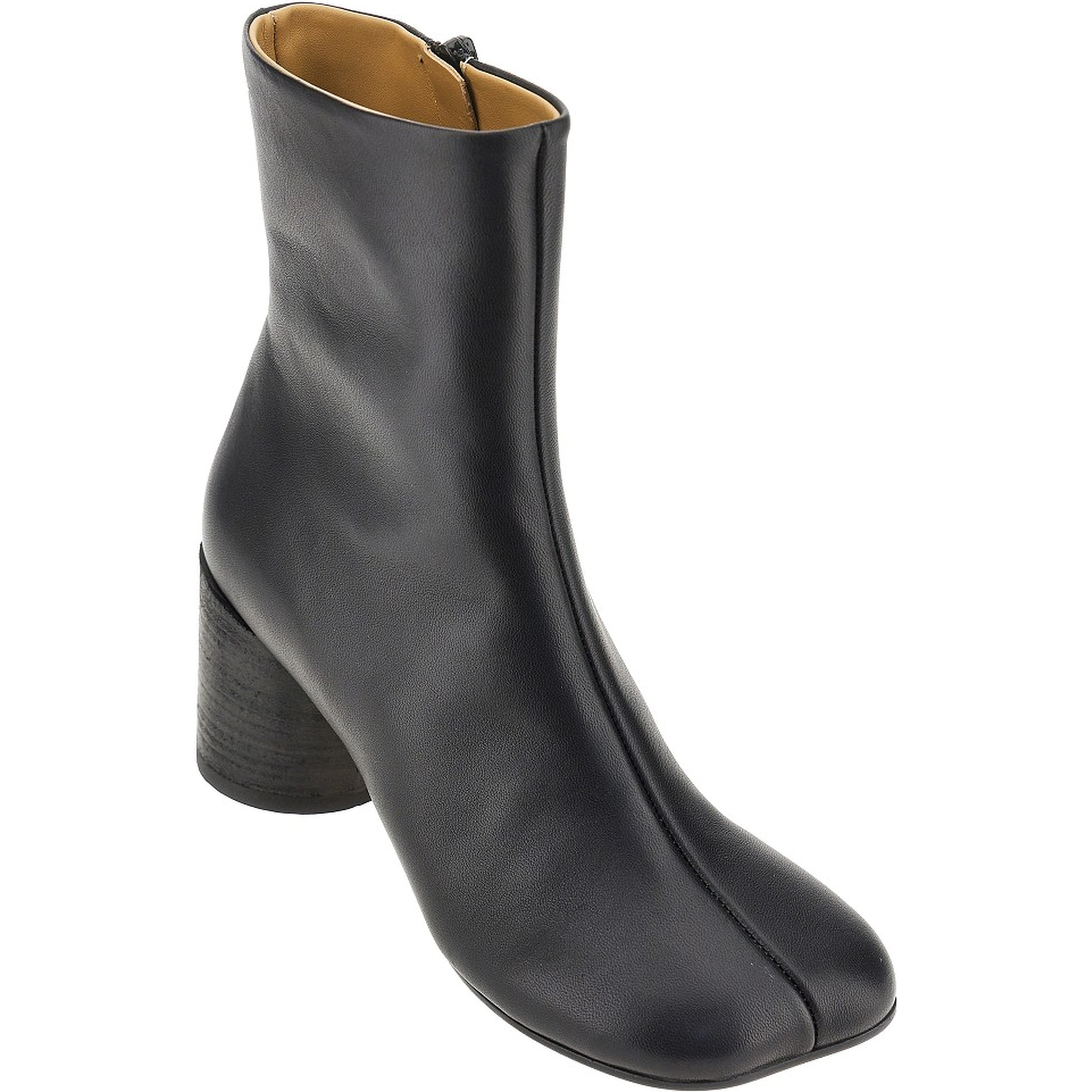 Anatomical toe ankle boots