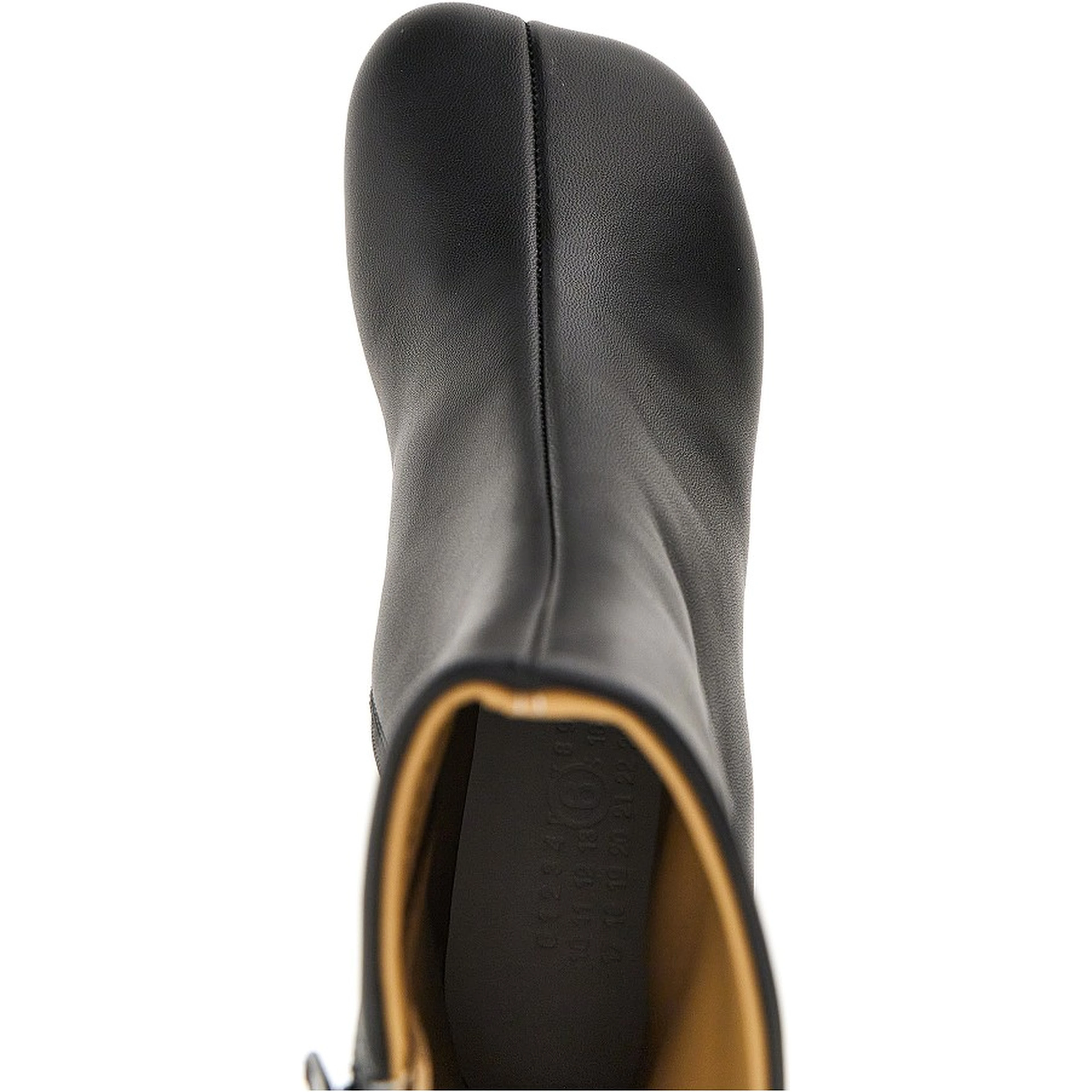 Anatomical toe ankle boots