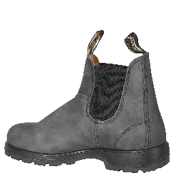 587