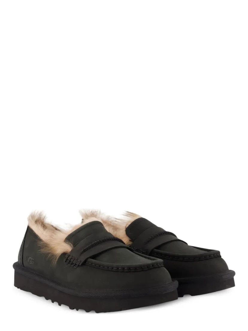 UGG Flat shoes
