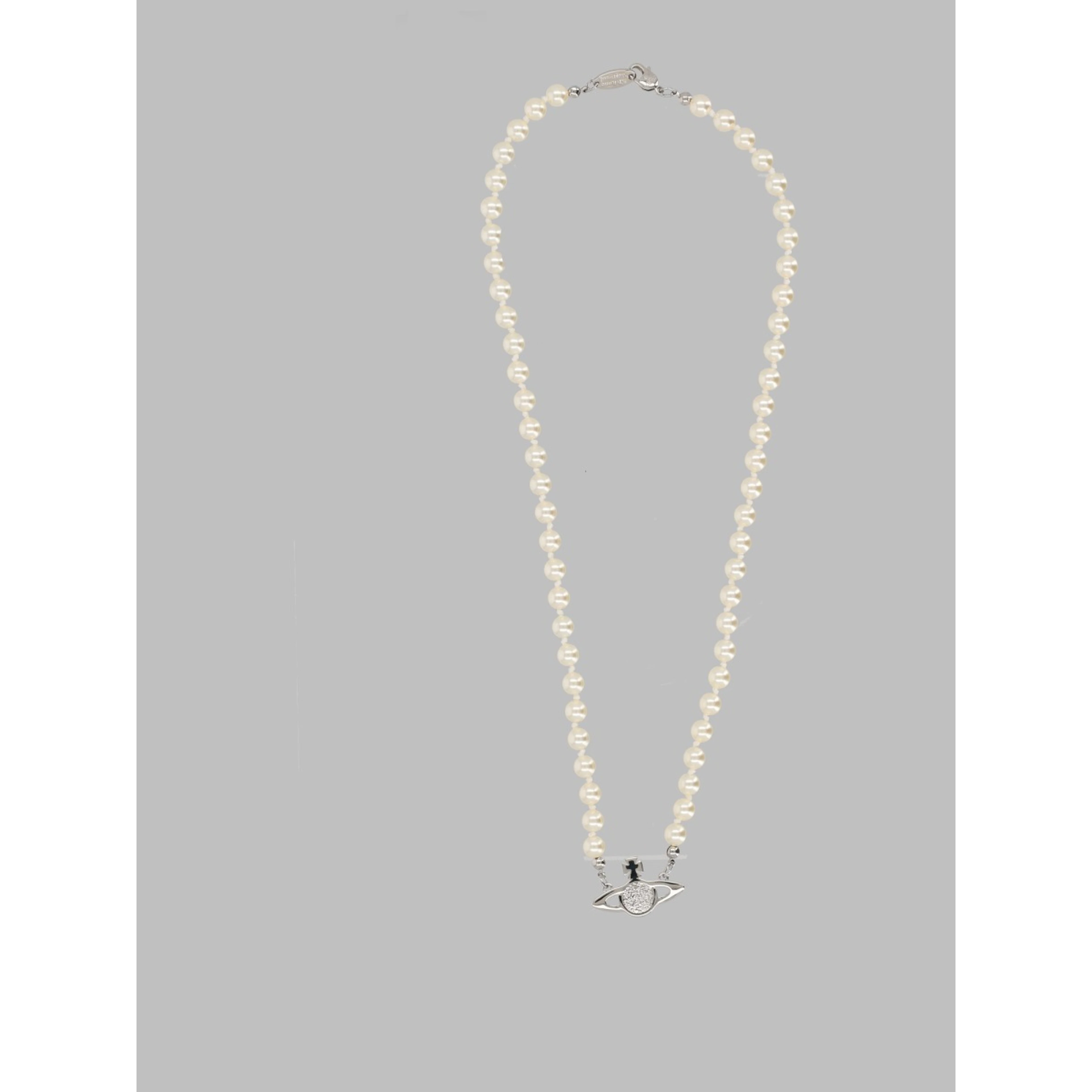 COLLANA DI PERLE CON ORB IN BASSO RILIEVO