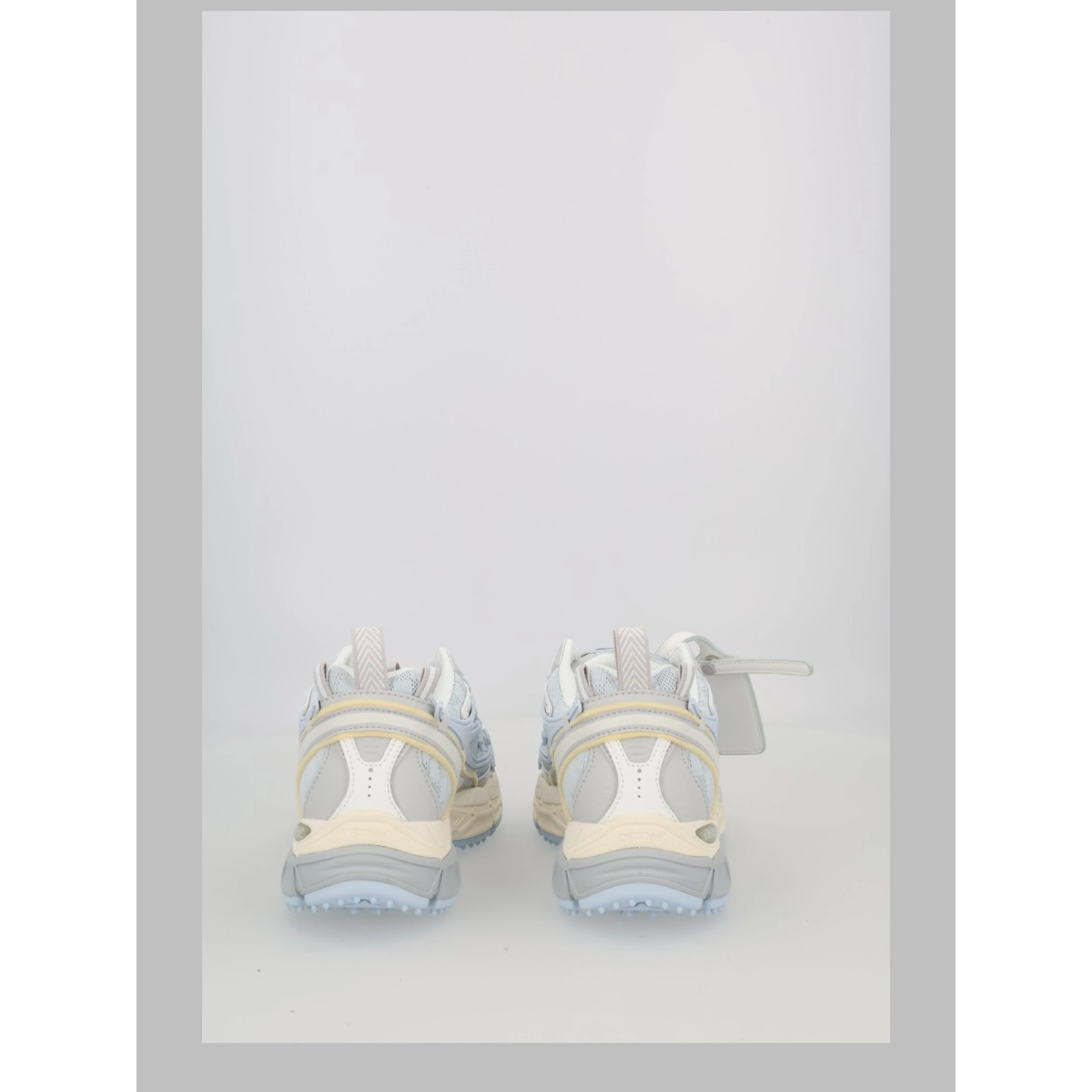 Sneaker "Be Right Back"