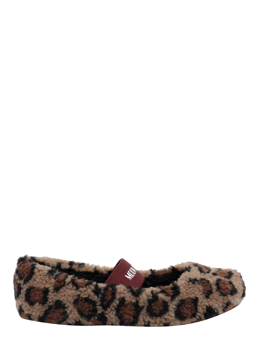 MOON BOOT Flat shoes