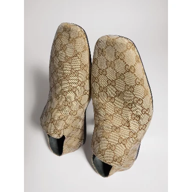 GUCCI Flat shoes